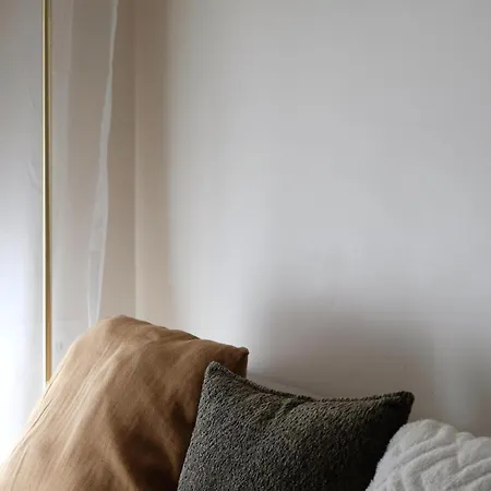 Heart Of 3 Bbedroom Queen Beds Ac Parking Lägenhet