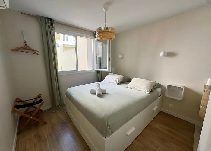 Heart Of 3 Bbedroom Queen Beds Ac Parking Apartment