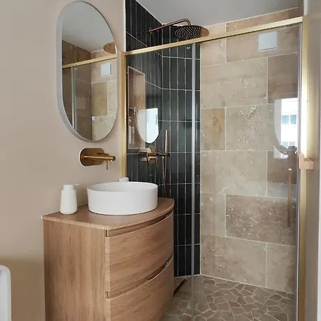 Heart Of 3 Bbedroom Queen Beds Ac Parking *